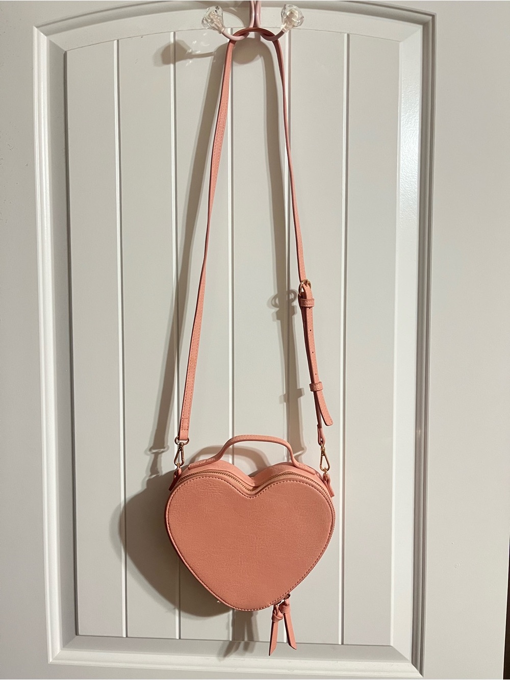 LC Lauren Conrad Pastel Pink Heart Crossbody Bag w/ Adjustable Strap never used